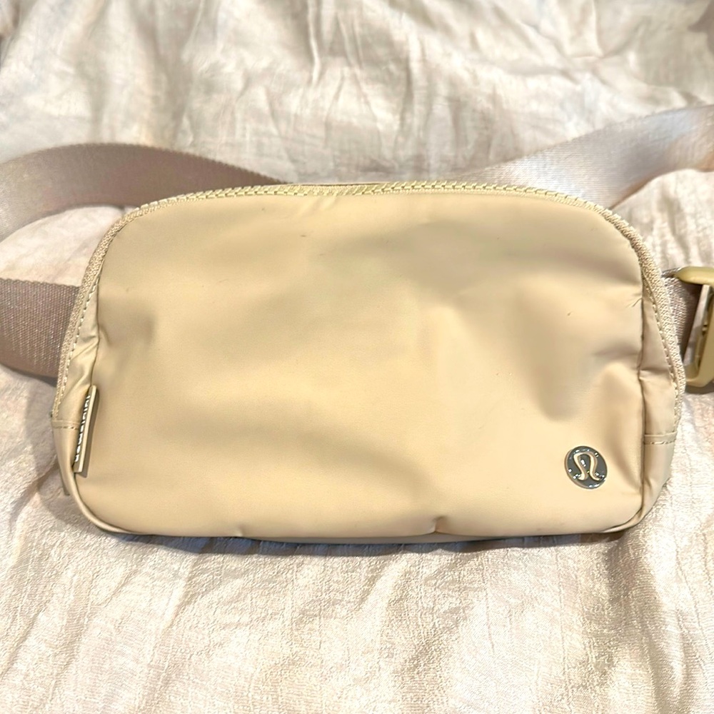 Lululemon Crossbody. NWOT.  Never used.
